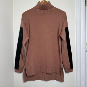 Venus Casual Turtleneck Sweater Faux Leather Sleeves Women’s Size Medium Soft